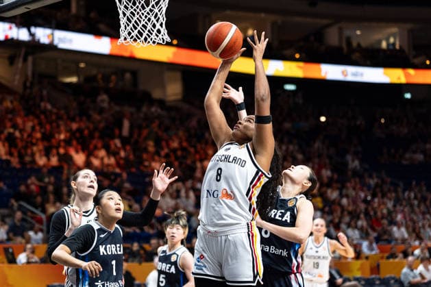 Nyara Sabally, Germany, No. 8, shooting; Isaem Choi, Korea, No. 6; GER, Germany vs. Korea, Basketball, 2026 FIBA Women’s World Cup, Quarterfinal Qualifier, September 8, 2026, GER, Germany vs. Korea, Basketball, 2026 FIBA Women’s World Cup, Qualification for the Quarterfinals, September 8, 2026, Berlin Copyright: xEibner-Pressefoto MaxxVincenx EP_MVN