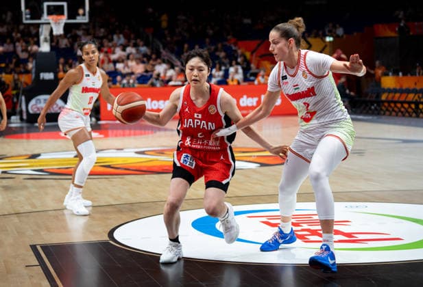 Hungary V Japan: Qualification To Quarter-Finals - FIBA Women s Basketball World Cup Germany 2026 Norika Konno and Virag Takacs-Kiss play during the FIBA Women s Basketball World Cup 2026 qualification to quarter-finals match between Hungary and Japan in Berlin, Germany, on September 8, 2026. Berlin Germany  Copyright: xMarcinxGolbax originalFilename:golba-hungaryv260908_npoVE.jpg