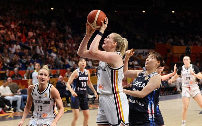 Leonie Fiebich, Marie Gülich with the ball, Yusun Hong, tackle, game scene, action, sports, basketball, FIBA World Cup, World Championship, Women s World Cup, 2026-2027 season, August 9, 2026, DBB, Germany (GER) vs. South Korea (KOR)