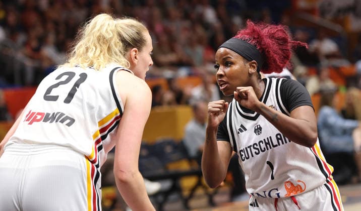 Alexis Peterson talks with Marie Gülich: Upper Body Workout, Basketball, FIBA World Cup, Women s World Championship, 2026-2027 Season, August 9, 2026, DBB, Germany (GER) vs. South Korea (KOR)