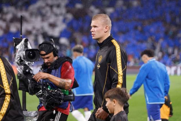 Erling Haaland of Manchester City walks out ahead of kick-off. Porto v Manchester City, UEFA Champions League, League Stage, Football, Estadio do Dragao, Porto, Portugal - 08 Sep 2026Porto Estadio do Dragao Portugal  Copyright: xMiguelxLemos Shutterstockx 17140155z