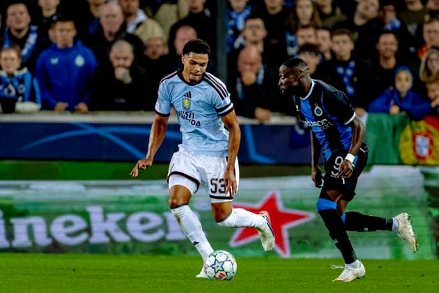 BRUGGE Aston Villa FC midfielder George Hemmings and Club Brugge forward Carlos Forbs during the UEFA Champions League match between Club Brugge and Aston Villa at Jan Breydel Stadium on September 8, 2026, in Bruges, Belgium. Photo by DeFodi Images