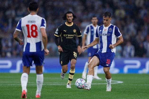 Rayan Cherki of Manchester City in action. Porto v Manchester City, UEFA Champions League, League Stage, Football, Estadio do Dragao, Porto, Portugal - 08 Sep 2026Porto Estadio do Dragao Portugal  Copyright: xMiguelxLemos Shutterstockx 17140155ag