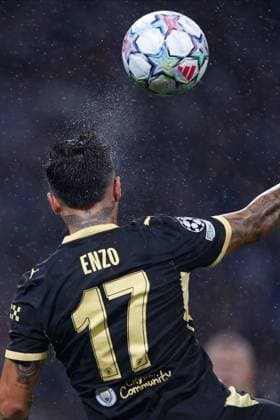 Enzo Fernandez of Manchester City heads the ball. Porto v Manchester City, UEFA Champions League, League Stage, Football, Estadio do Dragao, Porto, Portugal - 08 Sep 2026Porto Estadio do Dragao Portugal  Copyright: xMiguelxLemos Shutterstockx 17140155ah