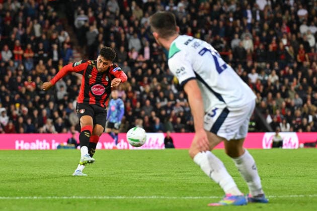 Bournemouth v Lincoln City, EFL Cup James Hill (5) of AFC Bournemouth shoots at goal and misses the target during the EFL Cup match between Bournemouth and Lincoln City at the Vitality Stadium, Bournemouth, UK on 8 September 2026. Bournemouth Vitality Stadium Dorset UK Editorial use only DataCo restrictions apply See www.football-dataco.com , Copyright: xGrahamxHuntx PSI-24849-0042