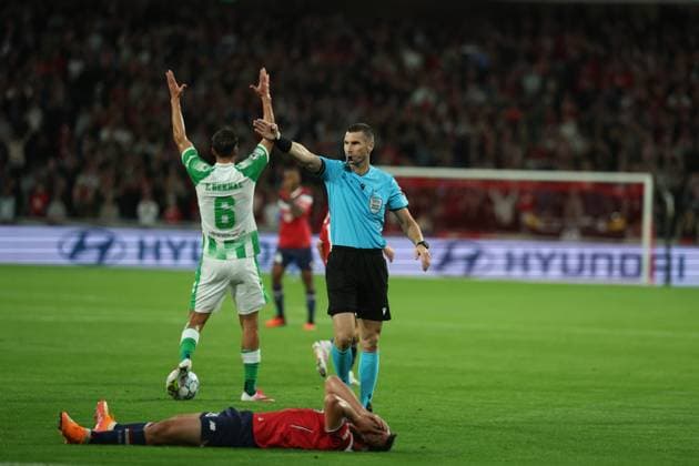 FOOT - LOSC - BETIS SEVILLE PHOTOPQR VOIX DU NORD Pascal Bonniere ; 08 09 2026 ; direct Villeneuve-d ascq, le 8 septembre 2026 losc Betis ligue des champions. Pascal Bonniere France  Copyright: xPHOTOPQR VOIXxDUxNORD MAXPPPxPascalxBonnierex 20260908VDN8315 20260908VDN8315