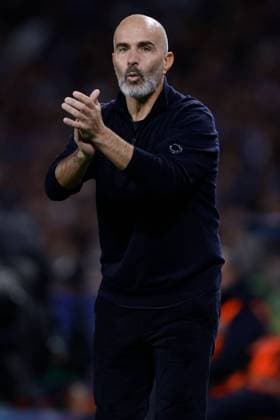Enzo Maresca manager of Manchester City gestures on the touchline. Porto v Manchester City, UEFA Champions League, League Stage, Football, Estadio do Dragao, Porto, Portugal - 08 Sep 2026Porto Estadio do Dragao Portugal  Copyright: xMiguelxLemos Shutterstockx 17140155az