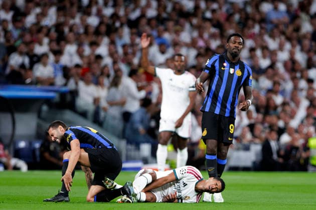 UEFA champions league - Real Madrid vs FC Internazionale Milano MADRID, SPAIN - September 8:Jude Bellingham of Real Madrid is injured during the UEFA champions league 2026 27 match between Real Madrid and FC Internazionale Milano at Santiago Bernabeu Stadium. (Photo by Guille Martinez f22photo) Madrid Santiago Bernabeu Stadium Spain Copyright: xGuillermoxMartinezx