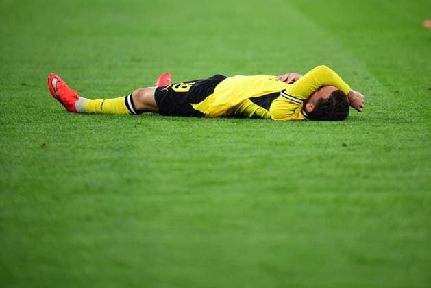 Borussia Dortmund v Villarreal CF - UEFA Champions League DORTMUND, GERMANY - SEPTEMBER 8: Borussia Dortmund’s Konstantinos Karetsas (19) lies on the pitch after sustaining an injury during the UEFA Champions League match between Borussia Dortmund and Villarreal CF at BVB Stadion Dortmund in Dortmund, Germany, on September 8, 2026. Hesham Elsherif Anadolu Dortmund Germany. Editorial use only. Please get in touch for any other usage.  Copyright: x2026xAnadoluxHeshamxElsherifx