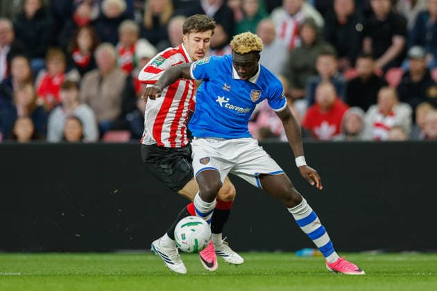 Sunderland v Hull City, Carabao Cup Robinio Vaz of Hull City turns Trai Hume of Sunderland during the Sunderland v Hull City Carabao Cup 3rd Round match at the Stadium of Light, Sunderland, England on 8 September 2026 Credit: Craig Cowan Every Second Media Editorial use only. All images are copyright Every Second Media Limited. No images may be reproduced without prior permission. All rights reserved. Premier League and Football League images are subject to licensing agreements with Football DataCo Limited. see https: www.football-dataco.com Copyright: xIMAGO EveryxSecondxMediax ESM-2144-0046 CraigxCowanx xEveryxSecondxMediax
