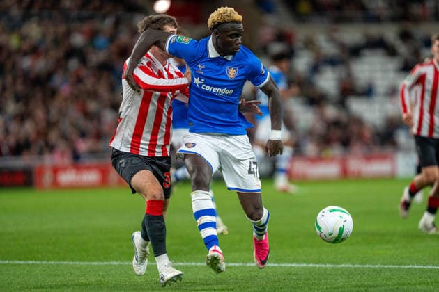 8th September 2026; Stadium of Light, Sunderland, England; Carabao Cup Football, Sunderland versus Hull City; Robinio Vaz of Hull City holding the ball up against Trai Hume of Sunderland AFC. PeterxNorth