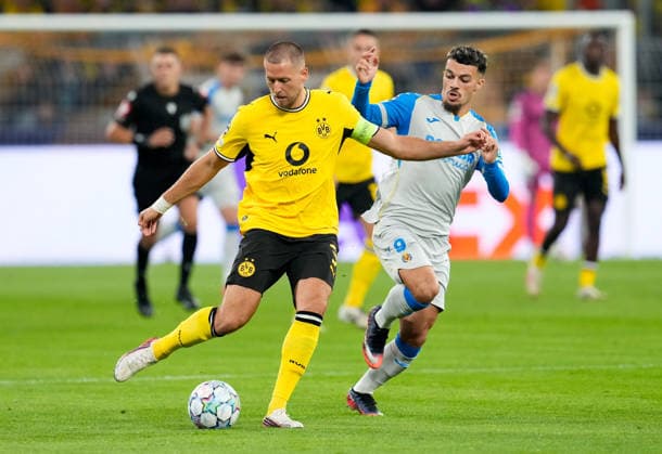 Waldemar Anton (Borussia Dortmund), No. 3, in a tackle with Georges Mikautadze (Villarreal CF), No. 9; Borussia Dortmund vs. Villarreal CF, Soccer, UEFA Champions League, Matchday 1, 2026–2027 season, September 8, 2026, Borussia Dortmund vs. Villarreal CF, soccer, UEFA Champions League, Matchday 1, 2026–2027 season, September 8, 2026, Dortmund Copyright: xEibner-Pressefoto ScottxColemanx EP_SCN