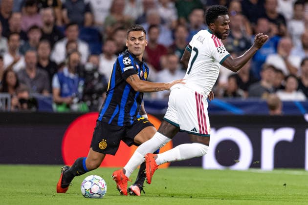 MADRID, SPAIN - SEPTEMBER,8: Vinicius Junior of Real Maddrid (R) and Lautaro Martinez of Inter Milan (L) fight for possession during the UEFA Champions League football match between Real Madrid and Inter Milan at Santiago Bernabeu Stadiumon September 8, 2026 in Madrid, Spain. (Photo by Ricardo Nogueira Sports Press Photo) Copyright: xRicardoxNogueira SportsxPressxPhotox Sportspressphoto_SPR226262