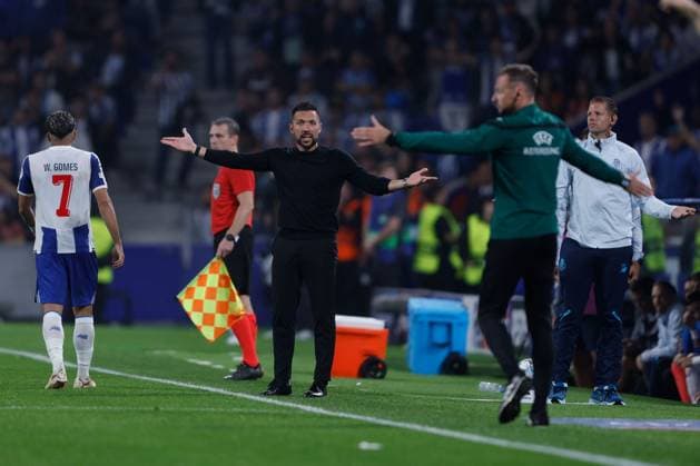 Francesco Farioli manager of FC Porto shows a look of frustration. Porto v Manchester City, UEFA Champions League, League Stage, Football, Estadio do Dragao, Porto, Portugal - 08 Sep 2026Porto Estadio do Dragao Portugal  Copyright: xMiguelxLemos Shutterstockx 17140155cf