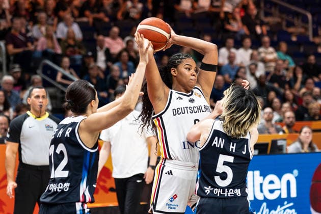 Nyara Sabally (Germany), No. 8, in a one-on-one battle with Haeran Lee (South Korea), No. 12, and Heji An (South Korea), No. 05, GER, Germany vs. South Korea, basketball, 2026 FIBA Women’s World Cup, quarterfinal qualifier, September 8, 2026, GER, Germany vs. Korea, Basketball, 2026 FIBA Women’s World Cup, Qualification for the Quarterfinals, September 8, 2026, Berlin Copyright: xEibner-Pressefoto MaxxVincenx EP_MVN