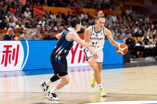 Leonie Fiebich (Germany), 13, dribbling against Jihyun Park (South Korea), 01, GER, Germany vs. South Korea, Basketball, 2026 FIBA Women’s World Cup, Quarterfinal Qualifier, September 8, 2026 GER, Germany vs. Korea, Basketball, FIBA Women’s World Cup 2026, Qualification for the quarterfinals, September 8, 2026 Berlin Copyright: xEibner-Pressefoto MaxxVincenx EP_MVN