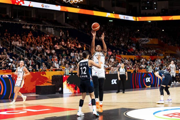 Nyara Sabally (Germany), No. 8, shooting; Haeran Lee (South Korea), No. 12; GER, Germany vs. South Korea, basketball, 2026 FIBA Women’s World Cup, quarterfinal qualifier, September 8, 2026, GER, Germany vs. Korea, Basketball, 2026 FIBA Women’s World Cup, Qualification for the quarterfinals, September 8, 2026, Berlin Copyright: xEibner-Pressefoto MaxxVincenx EP_MVN
