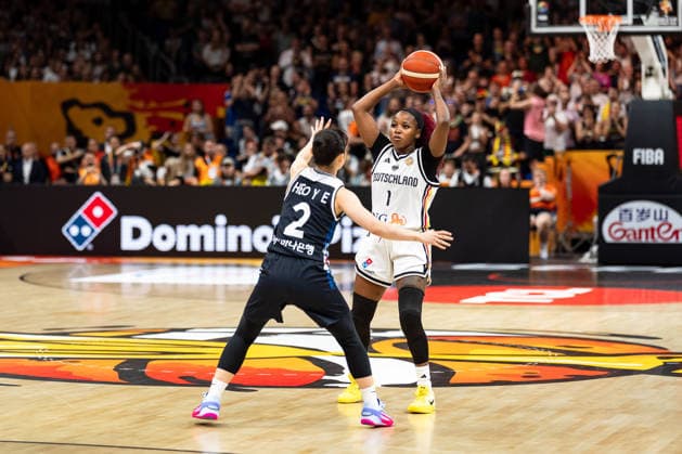 Alexis Peterson (Germany), 01 with the ball, Yeeun Heo (Korea), 02, GER, Germany vs. Korea, Basketball, 2026 FIBA Women’s World Cup, Quarterfinal Qualifier, September 8, 2026 GER, Germany vs. Korea, Basketball, FIBA Women’s World Cup 2026, Qualification for the Quarterfinals, September 8, 2026 Berlin Copyright: xEibner-Pressefoto MaxxVincenx EP_MVN