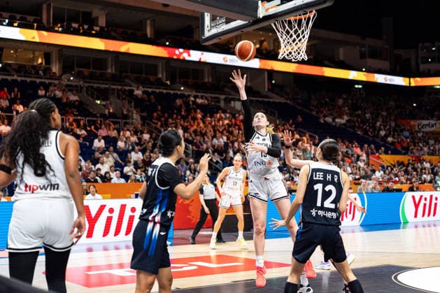 Luisa Geiselsoder (Germany), 15, on a layup; Haeran Lee (Korea), 12; GER, Germany vs. Korea, basketball, 2026 FIBA Women’s World Cup, quarterfinal qualifier, September 8, 2026, GER, Germany vs. Korea, Basketball, 2026 FIBA Women’s World Cup, Qualification for the quarterfinals, September 8, 2026, Berlin Copyright: xEibner-Pressefoto MaxxVincenx EP_MVN