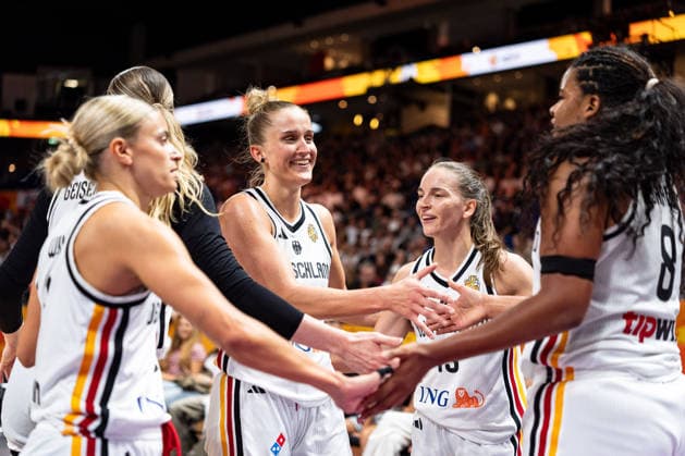 German team celebrates, Alexandra Wilke, Germany, 03, Luisa Geiselsoder, Germany, 15, Leonie Fiebich, Germany, 13, Britta Daub, Germany, 19, and Emma Eichmeyer, Germany, 09, GER, Germany vs. Korea, basketball, FIBA Women’s World Cup 2026, quarterfinal qualifier, September 8, 2026, GER, Germany vs. Korea, Basketball, 2026 FIBA Women s World Cup, Qualification for the quarterfinals, September 8, 2026, Berlin Copyright: xEibner-Pressefoto MaxxVincenx EP_MVN