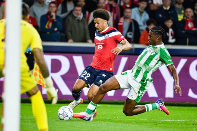 FOOTBALL : Lille OSC vs Real Betis Balompie - Ligue des Champions - Phase de Ligue - JournÃ e 1 - 08 09 2026 Tiago Santos (Lille OSC) Junior Firpo (Real Betis BalompiÃ ) Villeneuve d AsqcFrance  Copyright: xBaptistexAutissierx