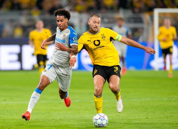 Tajon Buchanan (Villarreal CF), 17, in a tackle with Waldemar Anton (Borussia Dortmund), 3; Borussia Dortmund vs. Villarreal CF, Soccer, UEFA Champions League, Matchday 1, 2026–2027 season, September 8, 2026 Borussia Dortmund vs. Villarreal CF, Soccer, UEFA Champions League, Matchday 1, 2026–2027 season, September 8, 2026 Dortmund Copyright: xEibner-Pressefoto ScottxColemanx EP_SCN