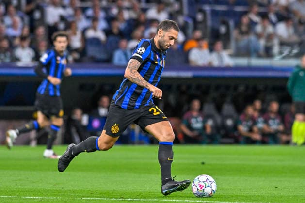 September 8, 2026, Madrid, Madrid, Spain: 20 HAKAN CALHANOGLU of F. C. Internazionale Milano pases the ball during the match on Matchday 1 of the group stage of the 2026 27 UEFA Champions League between REAL MADRID C.F. and F.C. INTERNAZIONALE MILANO, played at the Bernabo u Stadium on September 8, 2026, in Madrid, Spain. Madrid Spain - ZUMAc312 20260908_zsp_c312_332 Copyright: xOscarxManuelxSanchezx