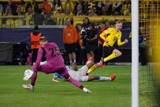 Goal for a 1-0 lead via an own goal by Renato Veiga in the 12th minute, Villarreal; Borussia Dortmund vs. FC Villarreal, Soccer, Champions League, Group Stage, Matchday 1, September 8, 2026, Dortmund, North Rhine-Westphalia, Germany Copyright: xkolbert-press MarcxNiemeyerx