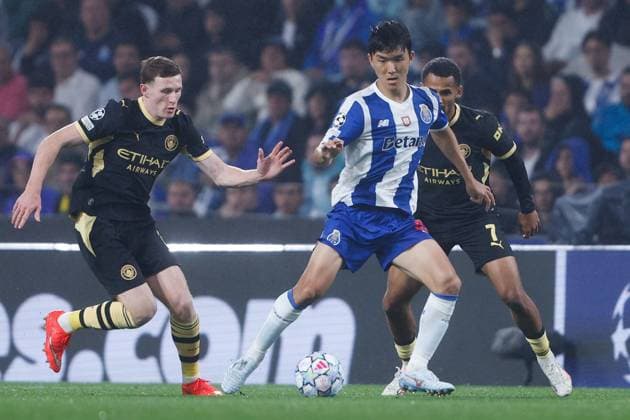 Hwang In-Beom of FC Porto in action. Porto v Manchester City, UEFA Champions League, League Stage, Football, Estadio do Dragao, Porto, Portugal - 08 Sep 2026Porto Estadio do Dragao Portugal  Copyright: xMiguelxLemos Shutterstockx 17140155dl
