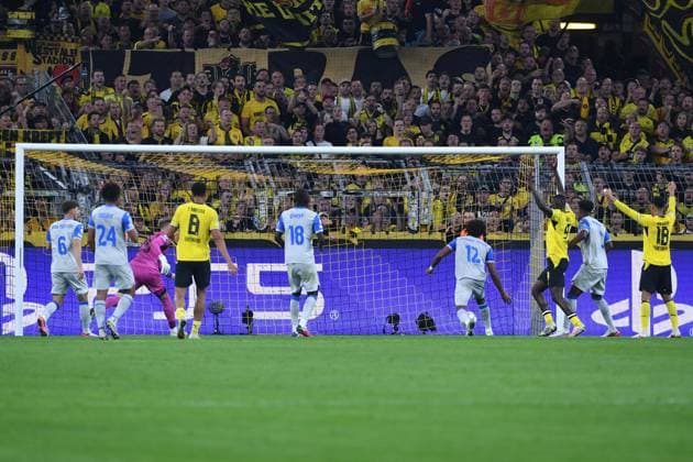 Soccer: UEFA Champions League Group Stage, Matchday 1: Borussia Dortmund vs. Villarreal on September 8, 2026, at Signal Iduna Park in Dortmund. The 1–0 goal was scored via an own goal by Renato Veiga of Villarreal. xRx
