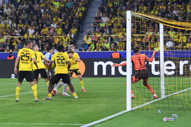Soccer: UEFA Champions League Group Stage, Matchday 1—Borussia Dortmund vs. Villarreal on September 8, 2026, at Signal Iduna Park in Dortmund. Goal to make it 1–1 by Santiago Mourino of Villarreal xRx