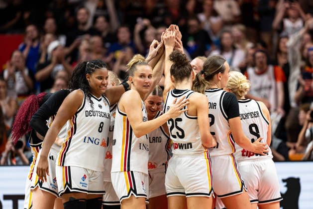 German team celebrates after winning the game, Nyara Sabally, Germany, 08, Leonie Fiebich, Germany, 13, Clara Bielefeld, Germany, 25, Emily Bessoir, Germany, 22, Emma Eichmeyer, Germany, 09, GER, Germany vs. Korea, Basketball, 2026 FIBA Women’s World Cup, Qualification for the Quarterfinals, September 8, 2026, GER, Germany vs. Korea, Basketball, 2026 FIBA Women’s World Cup, Qualification for the Quarterfinals, September 8, 2026, Berlin Copyright: xEibner-Pressefoto MaxxVincenx EP_MVN