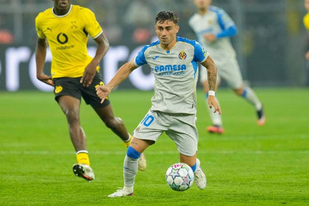 Alberto Moleiro of Villarreal CF controls the ball during the 2026–2027 UEFA Champions League match between Borussia Dortmund and Villarreal at BVB Stadion Dortmund on September 8, 2026, in Dortmund, Germany. Photo by Alex Gottschalk, DeFodi Images