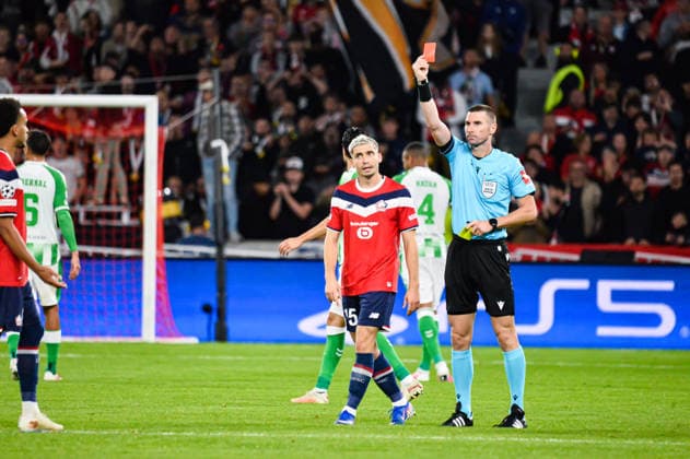 FOOTBALL : Lille OSC vs Real Betis Balompie - Ligue des Champions - Phase de Ligue - JournÃ e 1 - 08 09 2026 Carton rouge pour Ethan Mbappe (Lille OSC) Villeneuve d AsqcFrance  Copyright: xBaptistexAutissierx