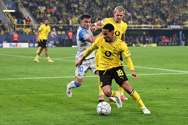 Ethan Nwaneri of Borussia Dortmund in action, on the ball, making a solo run during the 2026–2027 UEFA Champions League match between Borussia Dortmund and Villarreal CF, BVB Stadion on September 8, 2026, in Dortmund, Germany. Photo by Ralf Treese, DeFodi Images. Ethan Nwaneri of Borussia Dortmund controls the ball during the 2026–2027 UEFA Champions League match between Borussia Dortmund and Villarreal at BVB Stadion Dortmund on September 8, 2026 in Dortmund, Germany. Photo by Ralf Treese, DeFodi Images
