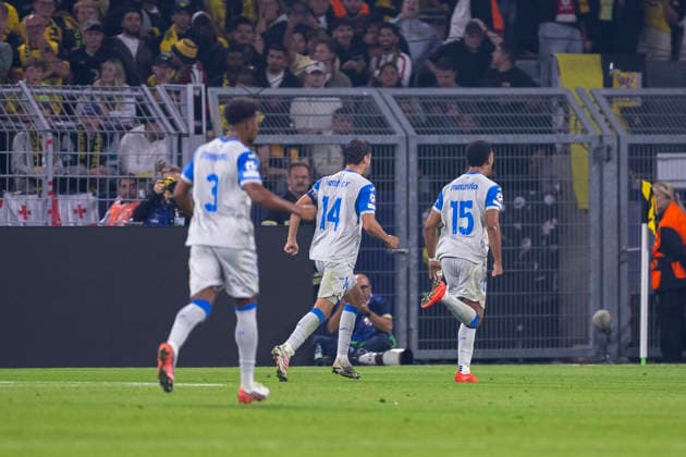 September 8, 2026, Soccer, Matchday 1 of the UEFA Champions League, Borussia Dortmund vs. FC Villarreal; Alex Freeman (FC Villarreal), Santi Comesana (FC Villarreal), and Santiago Mourino (FC Villarreal) celebrate the goal that tied the score at 1–1. Dortmund, Signal Iduna Park, North Rhine-Westphalia, Germany. xRHR PHOTO DEx Copyright: DennisxEwert RHR-FOTOx RHR-FOTO DE