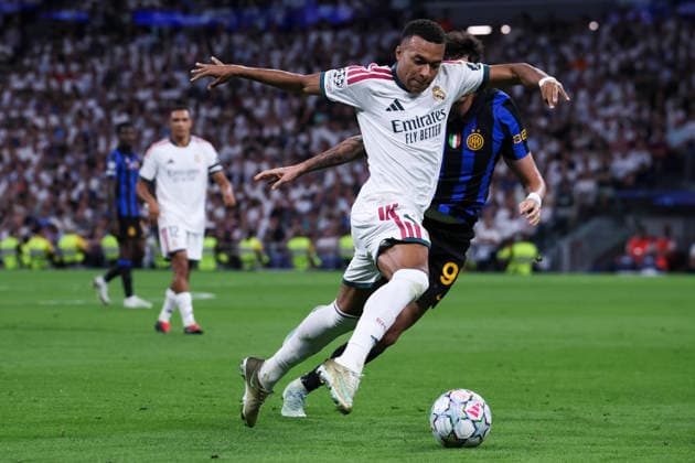 Real Madrid vs. FC Internazionale Milano, UEFA Champions League 2026–27, September 8, 2026, Santiago Bernabéu Stadium, Madrid, Spain Kylian Mbappé of Real Madrid is defended by Alessandro Bastoni during the UEFA Champions League 2026 27 soccer match between Real Madrid and FC Internazionale Milano at Santiago Bernabéu Stadium on September 8, 2026, in Madrid, Spain Madrid Santiago Bernabéu Stadium Madrid Spain Copyright: xAlejandroxMatiasxAcostax