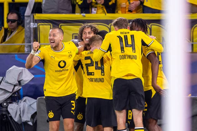 September 8, 2026, Soccer, Matchday 1 of the UEFA Champions League, Borussia Dortmund vs. Villarreal. BVB players celebrate Serhou Guirassy s goal to make it 2–1. Borussia Dortmund, Signal Iduna Park, North Rhine-Westphalia, Germany. xRHR PHOTO DEx Copyright: DennisxEwert RHR-FOTOx RHR-FOTO DE