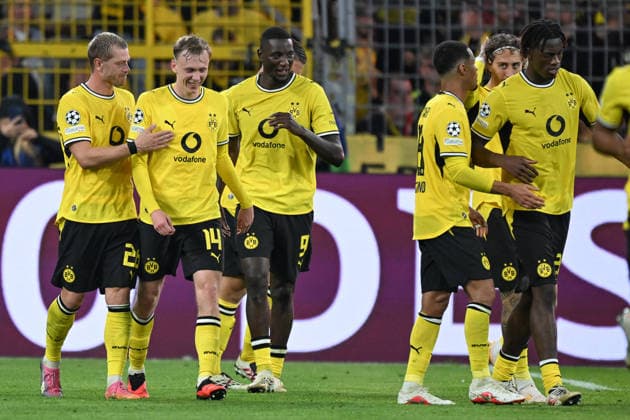 Serhou Guirassy of Dortmund celebrates with his teammates after scoring the goal that made it 3–1 on September 8, 2026 ¢ Soccer, Champions League, Borussia Dortmund vs. Villarreal Club de Fútbol, Signal Iduna Park, Dortmund, North Rhine-Westphalia, Germany Copyright: xpepphotox xHorstxMauelshagenx pep00321, pep_20260908_hm_419274