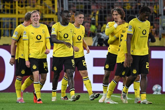 Serhou Guirassy of Dortmund celebrates with his teammates after scoring the goal that made it 3–1, September 8, 2026 ¢ Soccer, Champions League, Borussia Dortmund vs. Villarreal Club de Fútbol, Signal Iduna Park, Dortmund, North Rhine-Westphalia, Germany Copyright: xpepphotox xHorstxMauelshagenx pep00321, pep_20260908_hm_419282