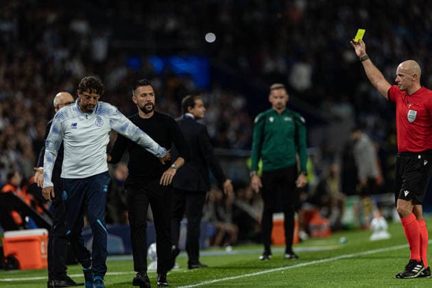September 8, 2026, Porto, Porto, Portugal: PORTO, PORTUGAL - SEPTEMBER 08: Francesco Farioli of FC Porto receives a yellow card during the UEFA Champions League 2026 27 League Phase MD1 match between FC Porto and Manchester City at Estadio do Dragao on September 08, 2026 in Porto, Portugal. Porto Portugal - ZUMAe141 20260908_zsp_e141_128 Copyright: xLuisxEirasx