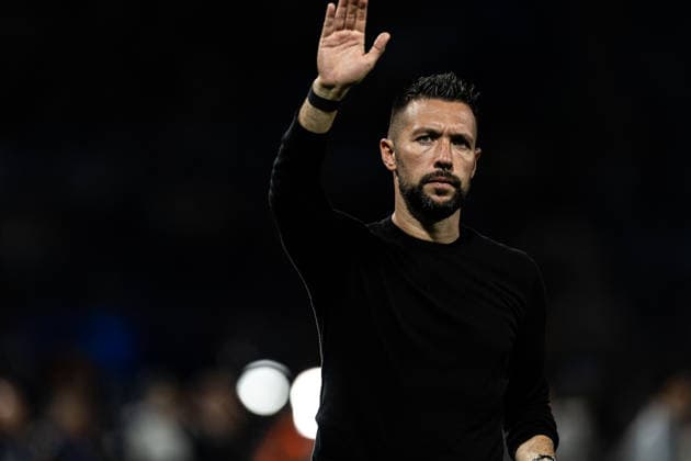 September 8, 2026, Porto, Porto, Portugal: PORTO, PORTUGAL - SEPTEMBER 08: Francesco Farioli of FC Porto congrats the supporters after the UEFA Champions League 2026 27 League Phase MD1 match between FC Porto and Manchester City at Estadio do Dragao on September 08, 2026 in Porto, Portugal. Porto Portugal - ZUMAe141 20260908_zsp_e141_132 Copyright: xLuisxEirasx