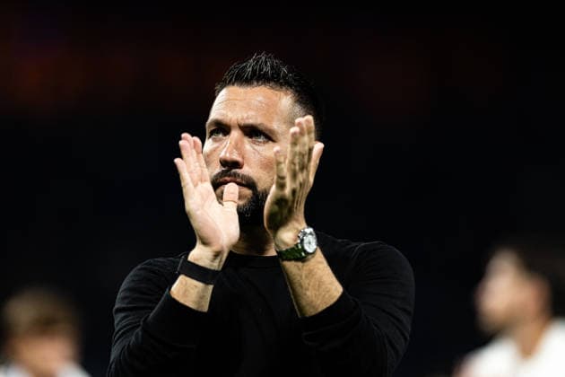September 8, 2026, Porto, Porto, Portugal: PORTO, PORTUGAL - SEPTEMBER 08: Francesco Farioli of FC Porto congrats the supporters after the UEFA Champions League 2026 27 League Phase MD1 match between FC Porto and Manchester City at Estadio do Dragao on September 08, 2026 in Porto, Portugal. Porto Portugal - ZUMAe141 20260908_zsp_e141_136 Copyright: xLuisxEirasx