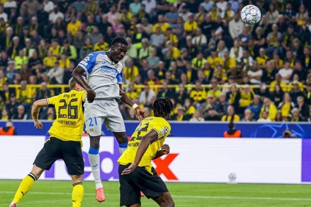 DORTMUND - Tani Oluwaseyi of Villarreal CF heads the ball during the UEFA Champions League match between Borussia Dortmund and Villarreal CF at Signal Iduna Park on 08 September 2026 in Dortmund, Germany. MARCEL TER BALS ANP UEFA Champions League 2026 27 xVIxANPxSportx xMarcelxterxBalsxIVx 567693657 originalFilename: 567693657.jpg