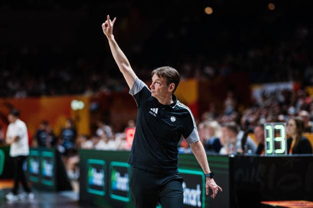 FIBA Women’s Basketball World Cup 2026: Germany vs. South Korea, September 8, 2026; Olaf Lange, Head Coach of the German National Basketball Team; FIBA Women’s Basketball World Cup 2026, Final Round, Qualifier for the Quarterfinals: Germany vs. South Korea on September 8, 2026, at the Uber Arena, Berlin Copyright: xBEAUTIFULxSPORTS Tonhäuserx