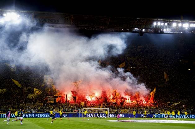 DORTMUND - Borussia Dortmund supporters light flares for the UEFA Champions League match between Borussia Dortmund and Villarreal CF at Signal Iduna Park on September 8, 2026 in Dortmund, Germany. MARCEL TER BALS ANP UEFA Champions League 2026 27 xVIxANPxSportx xMarcelxterxBalsxIVx 567695932 originalFilename: 567695932.jpg