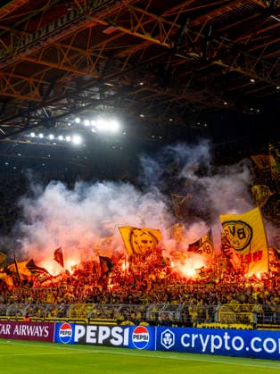 DORTMUND: Borussia Dortmund fans set off flares during the warm-up ahead of the UEFA Champions League match between Borussia Dortmund and Villarreal at BVB Stadion Dortmund on September 8, 2026, in Dortmund, Germany. Photo by DeFodi Images