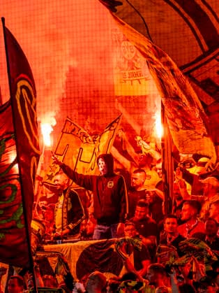DORTMUND: Borussia Dortmund fans set off flares during the warm-up ahead of the UEFA Champions League match between Borussia Dortmund and Villarreal at BVB Stadion Dortmund on September 8, 2026, in Dortmund, Germany. Photo by DeFodi Images