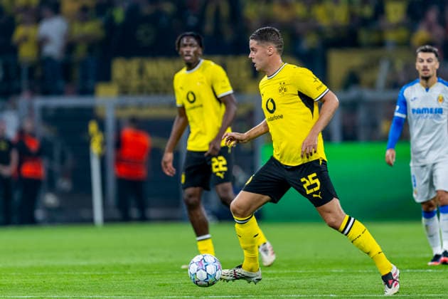 DORTMUND Borussia Dortmund midfielder Joey Veerman during the UEFA Champions League match between Borussia Dortmund and Villarreal at BVB Stadion Dortmund on September 8, 2026, in Dortmund, Germany. Photo by DeFodi Images