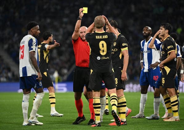 FC Porto v Manchester City - UEFA Champions League PORTO, PORTUGAL - SEPTEMBER 28: Erling Haaland of Man City reacts after getting a yellow card after flighting with a player during the UEFA Champions League 2026 27 League Phase MD1 match between FC Porto and Manchester City at Estadio do Dragao on September 08, 2026 in Porto, Portugal. Alex Juarez Anadolu Porto Portugal. Editorial use only. Please get in touch for any other usage.  Copyright: x2026xAnadoluxAlexxJuarezx